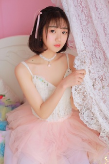 《年轻女教师》免费观看